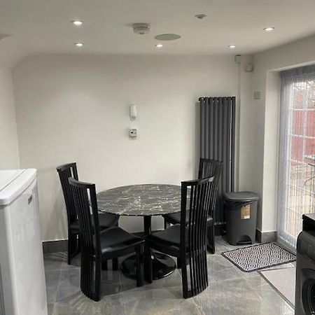 2 Bed House Sleeps 4-5 Vila Liverpool Exterior foto