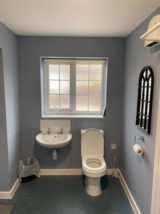 2 Bed House Sleeps 4-5 Vila Liverpool Exterior foto